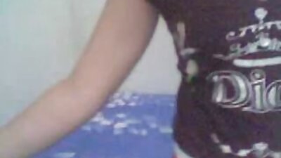 గై తన బుట్టోల్‌లో పూజ్యమైన అందమైన పడుచుపిల్లని చక్కగా స్క్రూ చేస్తుంది